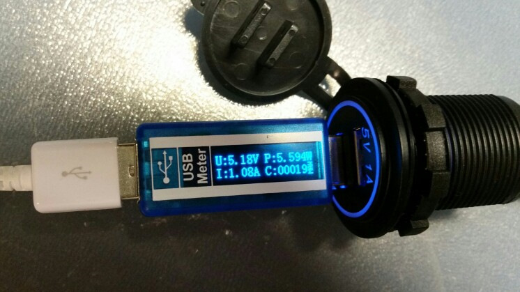 Зарядник юсб в авто. — KIA Sportage (3G), 2 л, 2011 года | электроника ...