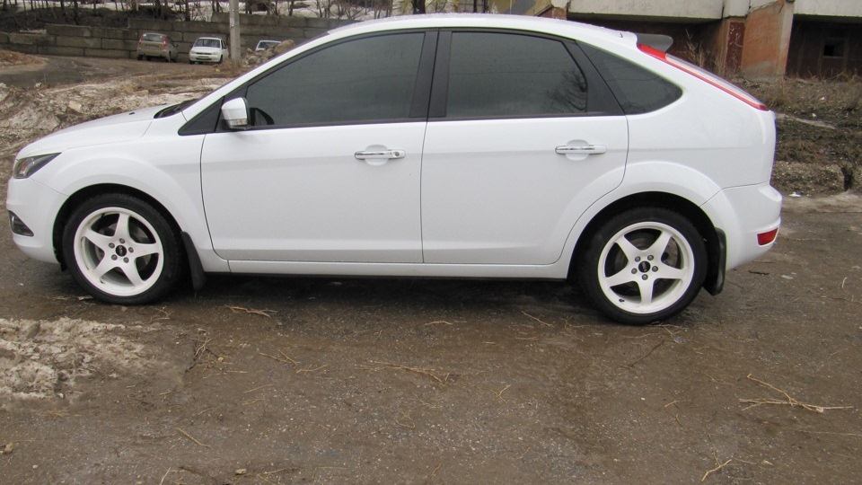белый ford focus 2 белый ford focus 2