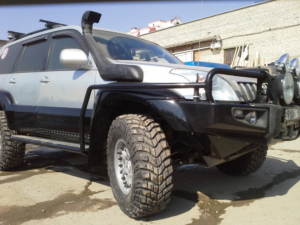 Поднять прадо 120. Prado 120 35 колеса. Прадо 120 на 35 колесах. Land-Cruiser Prado 120 32 колеса Offroad. Прадо 120 оффроад.