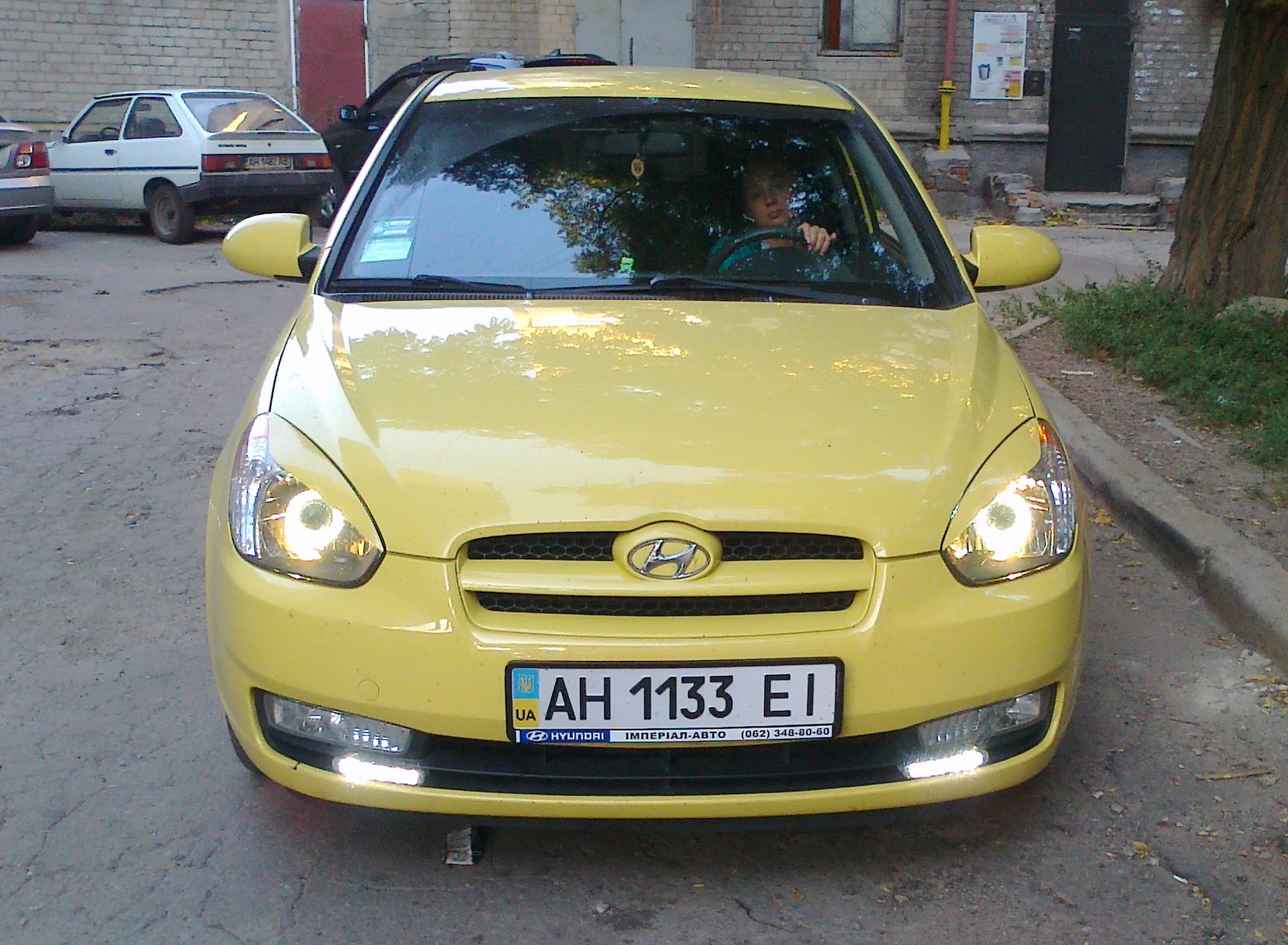 Линзы в фары и DRL — Hyundai Verna, 1,6 л, 2008 года | тюнинг | DRIVE2