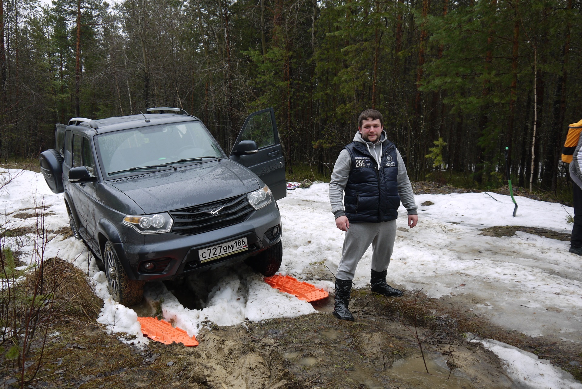 Покатушки автомобили. Покатушки по бездорожью на легковых автомобилей. Превью покатушки по лесу на Патриоте. Покатушки по бездорожью СПБ на легковую.