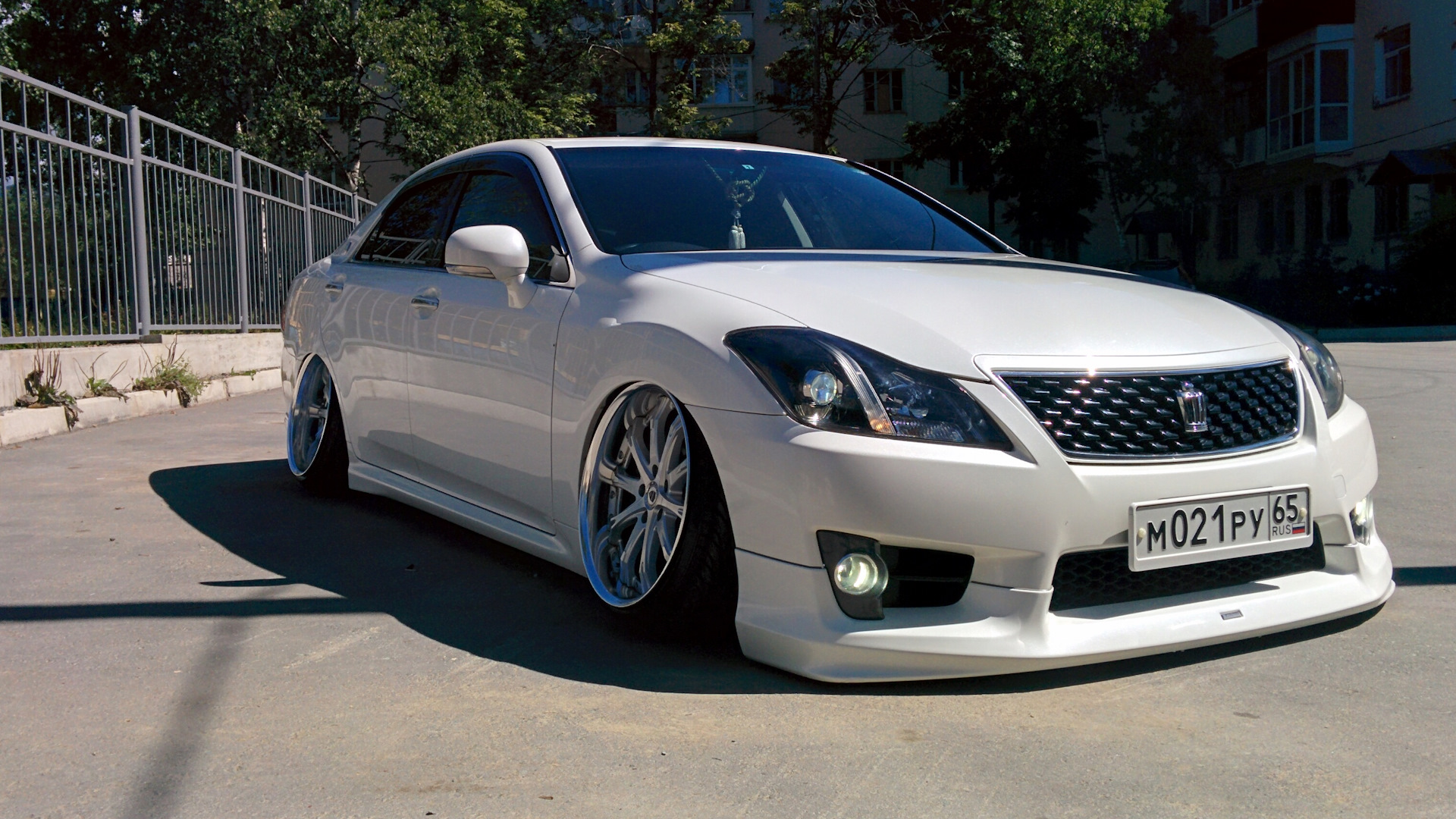 Toyota Crown (S200) 2.5 бензиновый 2011 | Athlete 55 Anniversary на DRIVE2