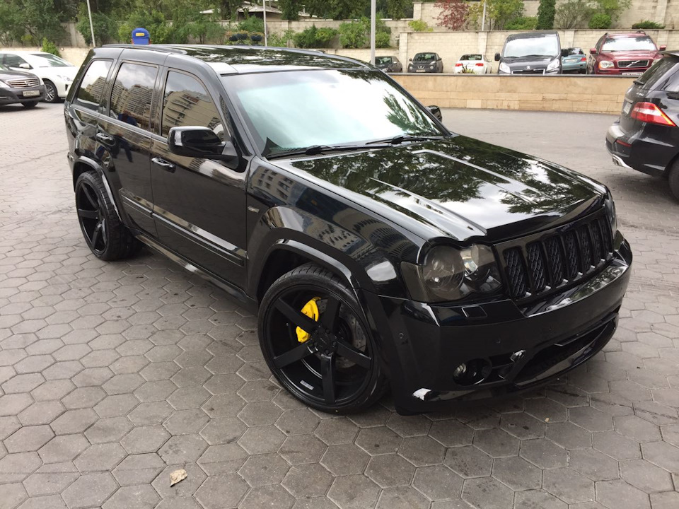 Jeep Grand Cherokee черный тонированный