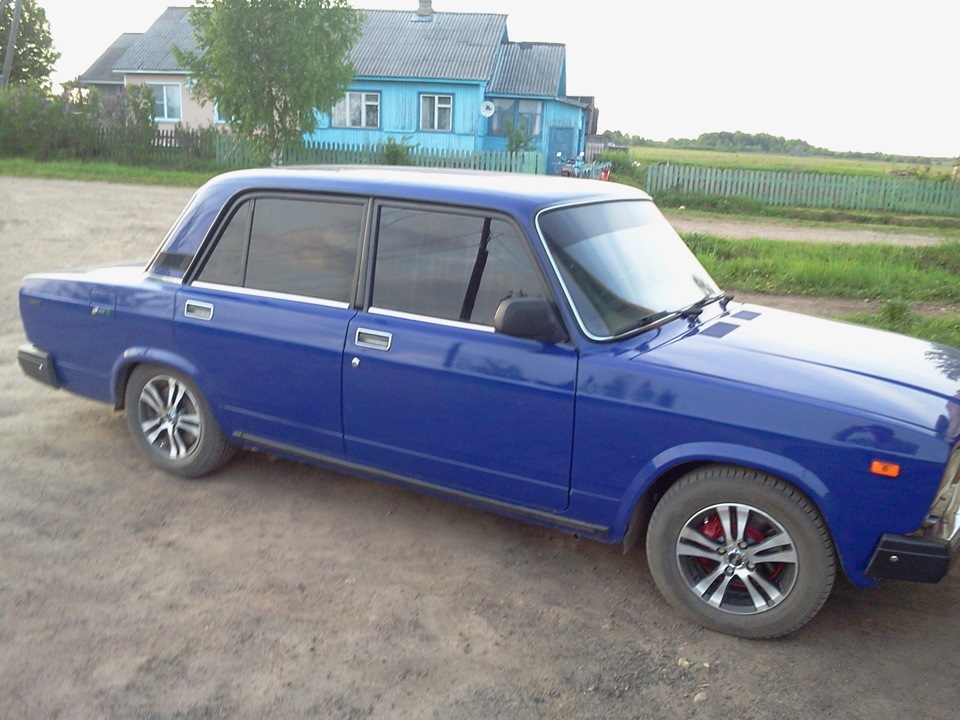 Lada 2107 синий