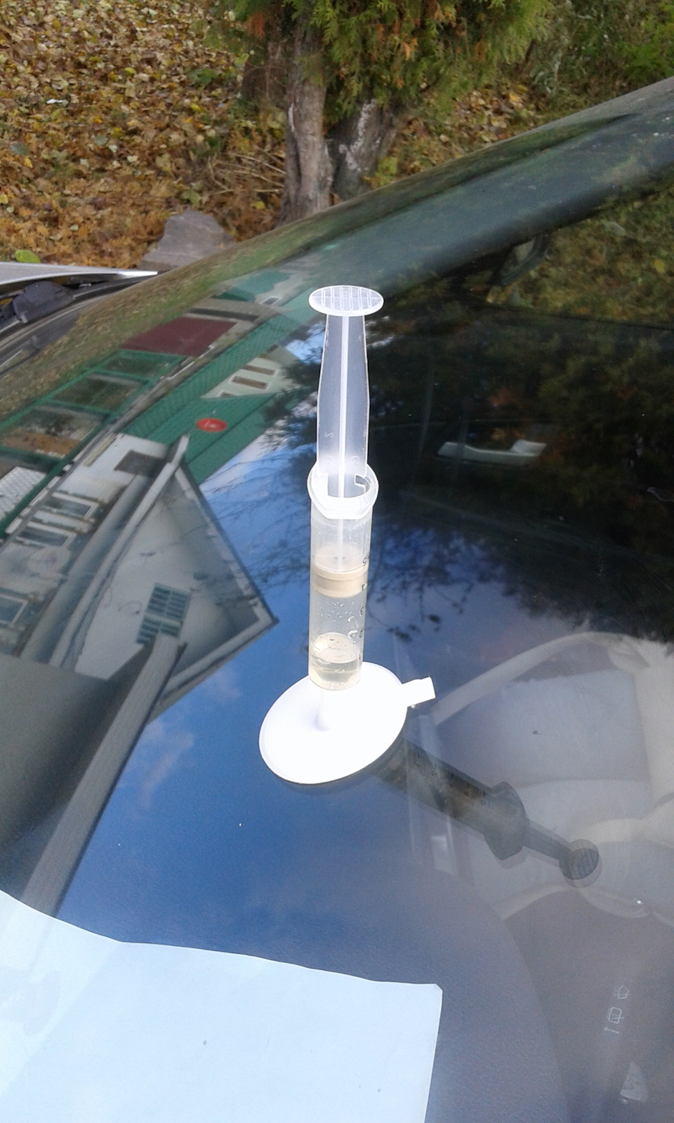 Заклеил трещину в лобовом стекле — Lada Приора хэтчбек, 1,6 л, 2012 ...