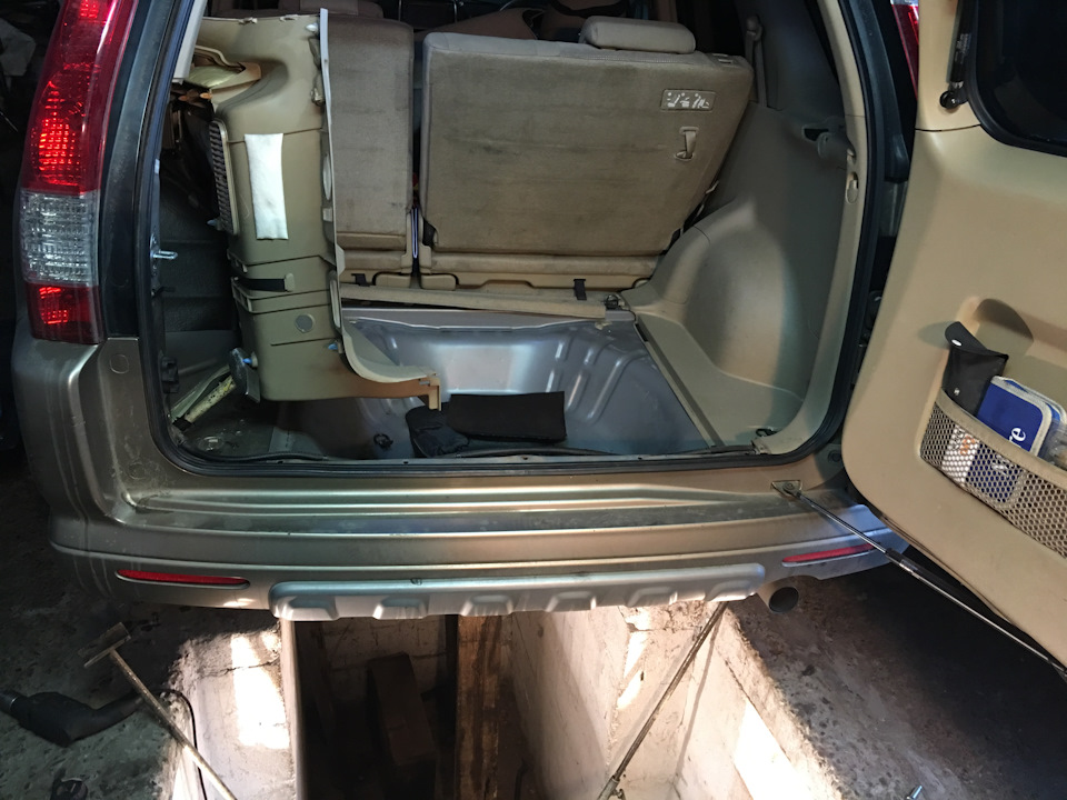 Установил фаркоп — Honda CR-V (RD4, RD5, RD6, RD7), 2,4 л, 2004 года ...