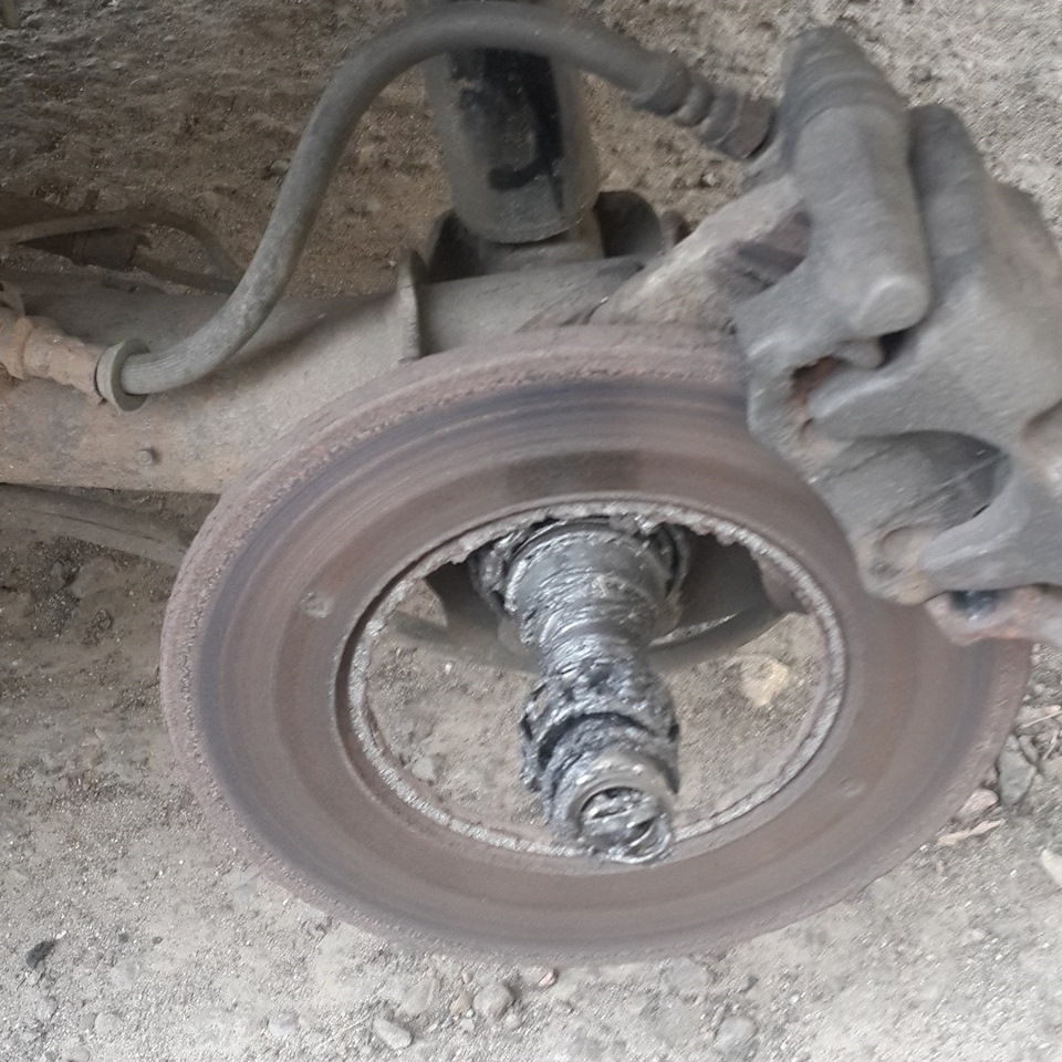 Ребят, чтото тормоза скрипят, может ВДшкой? — Volkswagen Golf Mk2, 1,8 ...