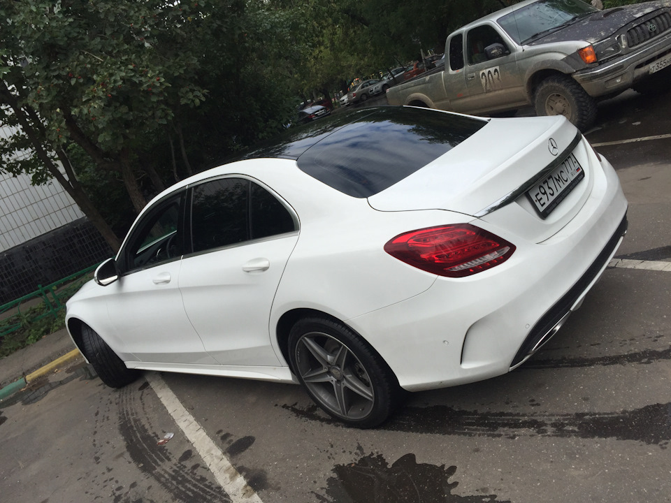 Mercedes Benz w205 AMG белая