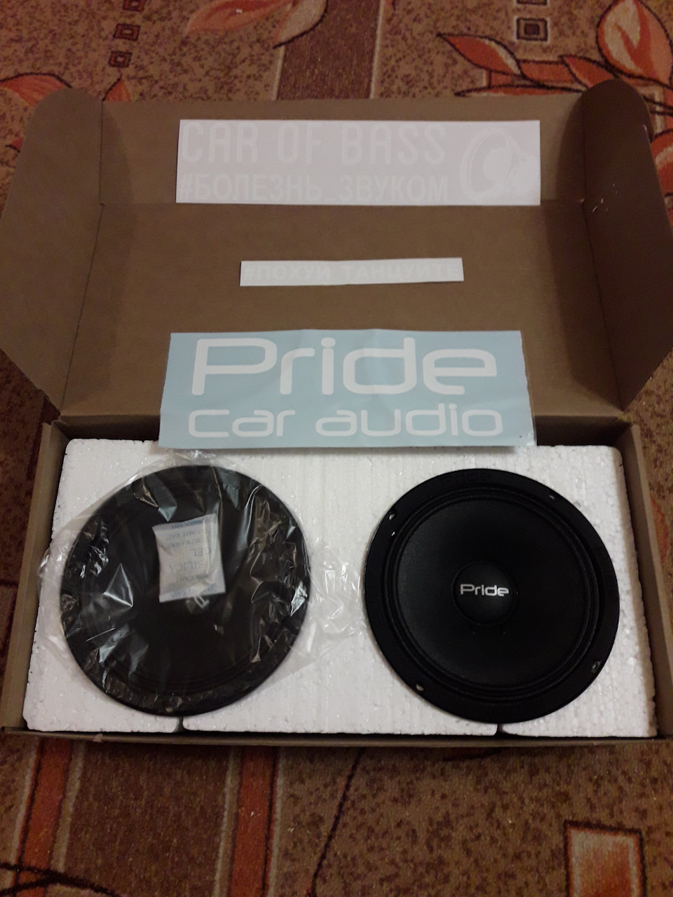 Дины. Фирменная наклейка. Наклейка магаза, ну и для себя прикупил третью.))) — Chevrolet Cruze (1G)