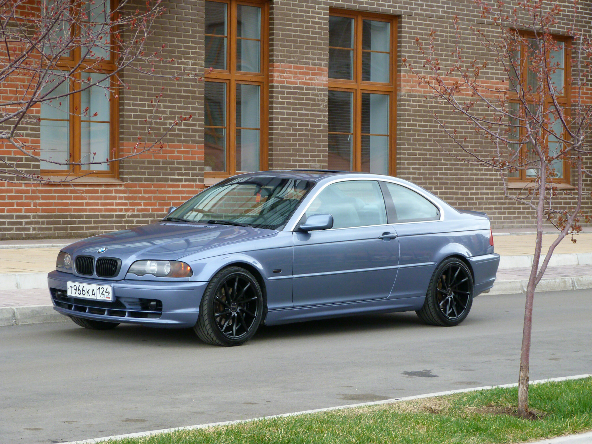 5.372. Stahlblau Metallic (372). E46 stahlblau Metallic. Steel Blue Metallic 372 БМВ е39. BMW e46 Stahl Blau.