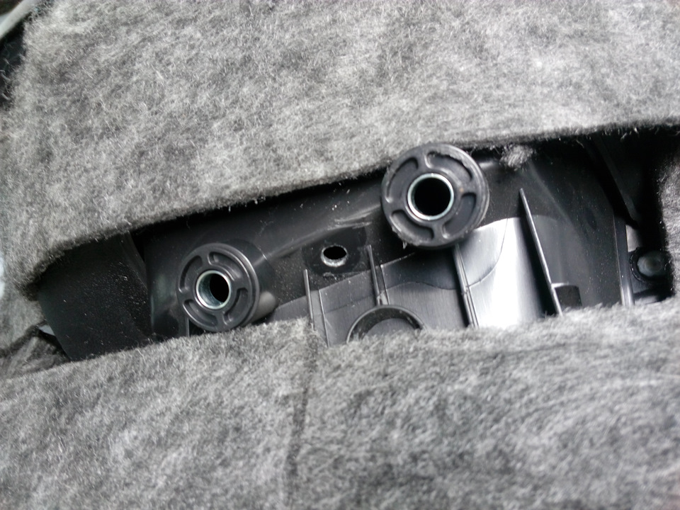 Сверлим отверстие, я брал 8мм сверло — Volvo XC60 (1G)