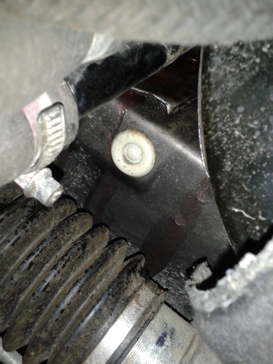 Утекает антифриз! — LADA Приора седан, 1,6 л., 2014 года | поломка | DRIVE2