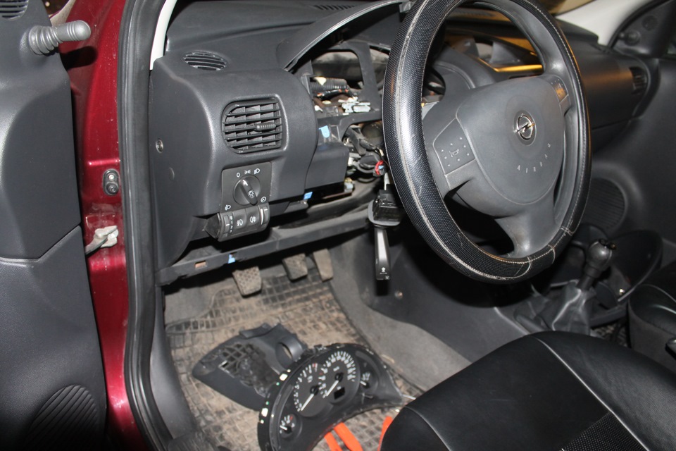Как снять панель на опель корса Приборная панель. 2 - Opel Corsa C, 1,2 л, 2002 года электроника DRIVE2