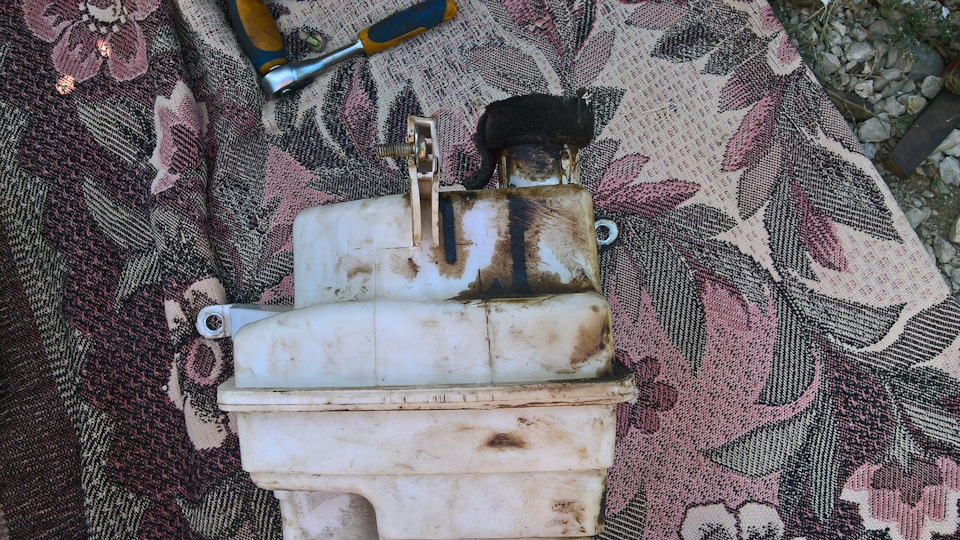 Замена ламп в противотуманных фарах и обслуживание стоек стабилизатора ...