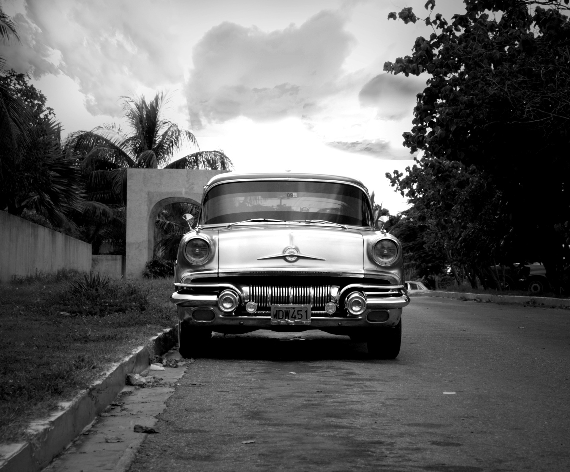 Кубинский черный. Мерседес на Кубе. Ретро машины. Ретро автомобили чб. Ретро машины черно белые.