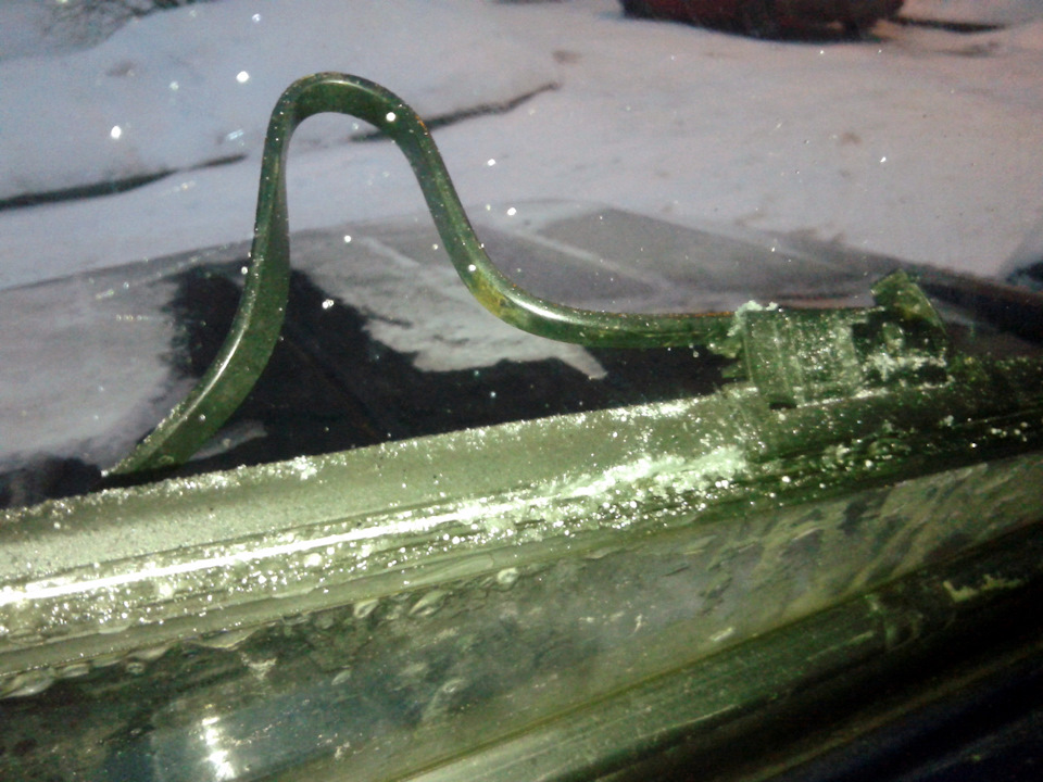 Облил резинки щёток стеклоочистителя силиконовым маслом — УАЗ 31514, 2 ...