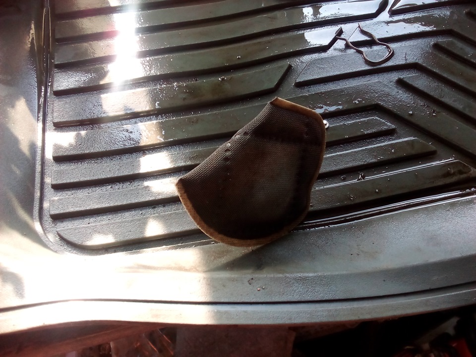 смена топливного фильтра) — Honda Fit (1G), 1,3 л, 2002 года | плановое ...