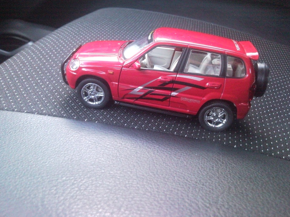 маленькая шнива — Chevrolet Niva, 1,7 л, 2011 года | покупка машины ...