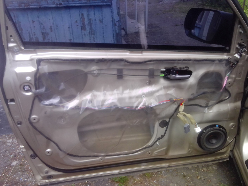 Замена вкладышей фиксаторов дверей — Suzuki Grand Vitara (2G), 2,4 л ...