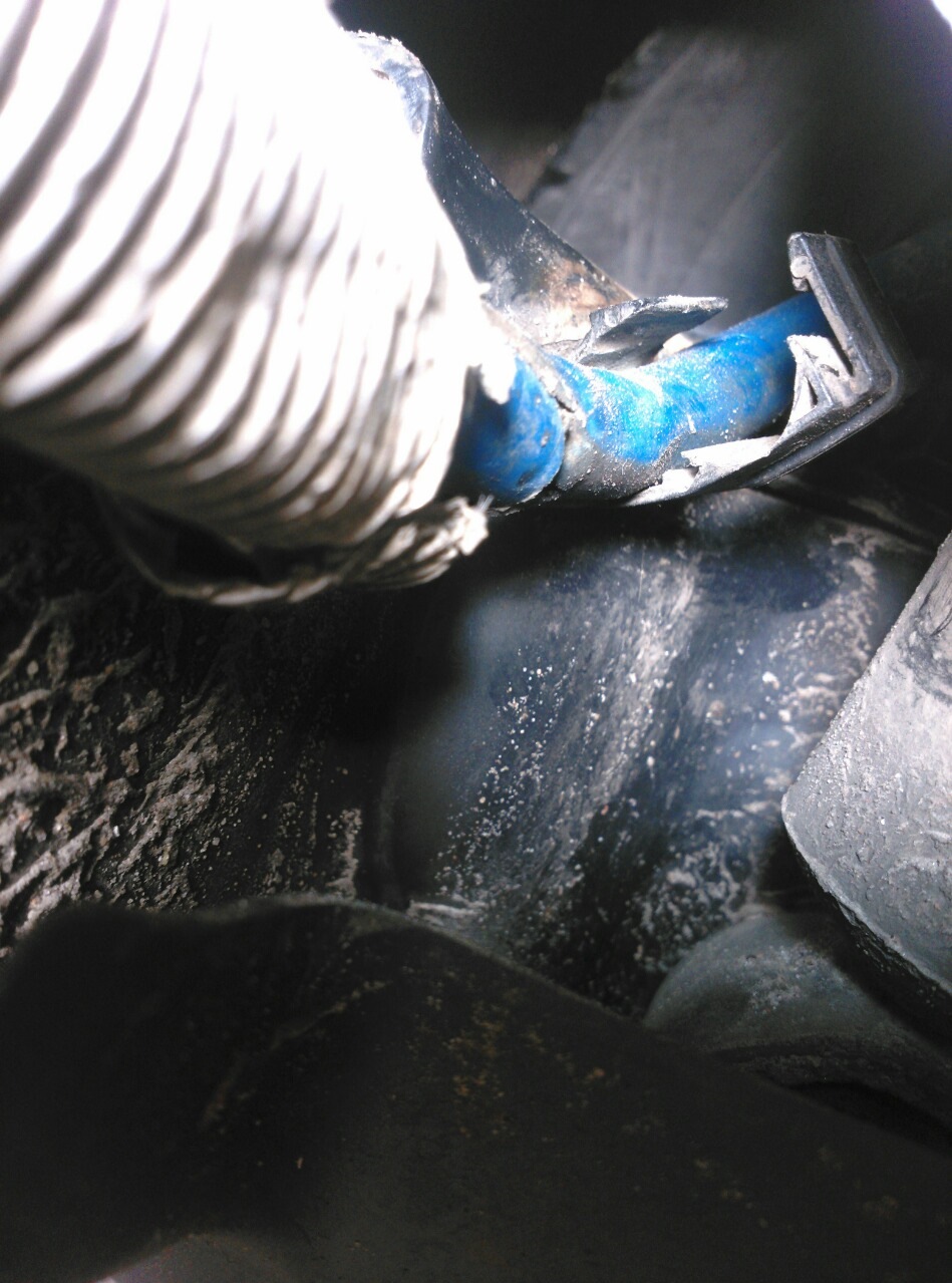 Замена правого троса электромеханического стояночного тормоза — Peugeot ...