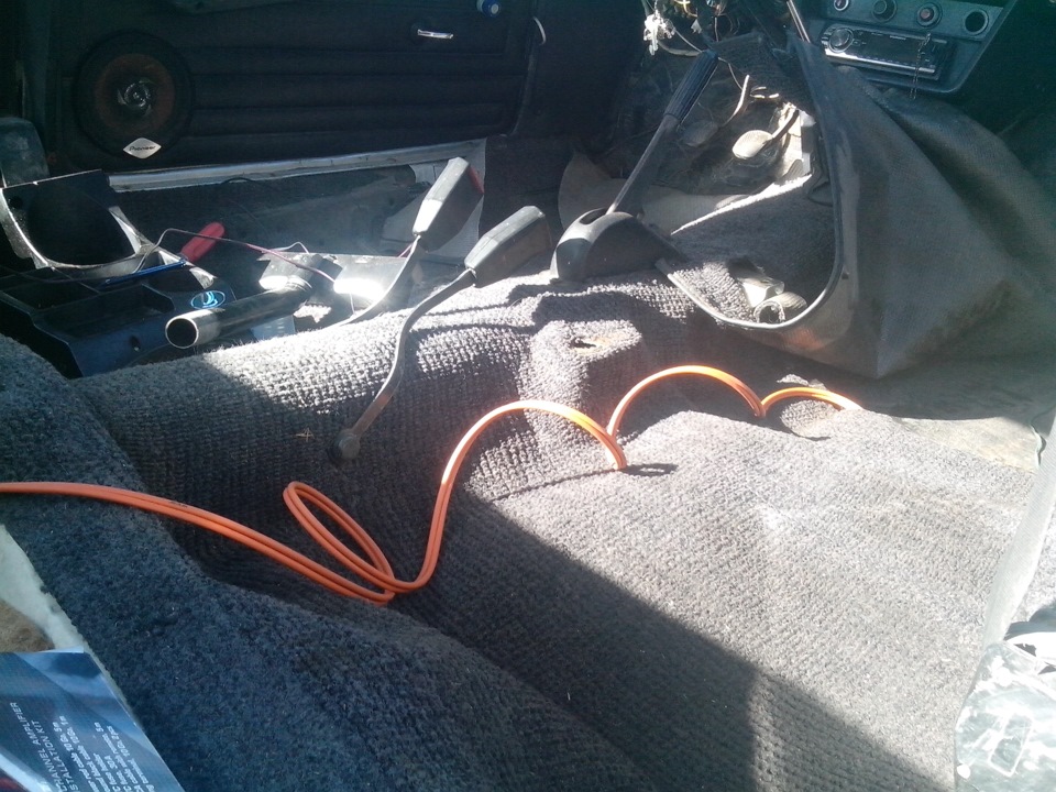 Замена пассажирского сиденья на родное, чистка салона, установка ...