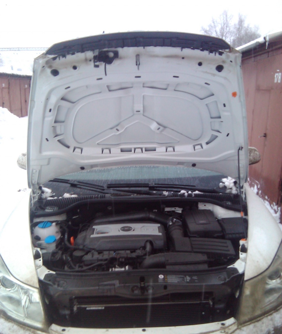 шумоизоляция капота — Skoda Octavia A5 Mk2, 1,8 л, 2012 года ...
