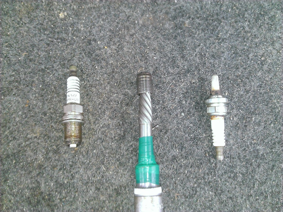 Достаём обломанную свечу зажигания — Mitsubishi Galant (8G), 2,4 л ...