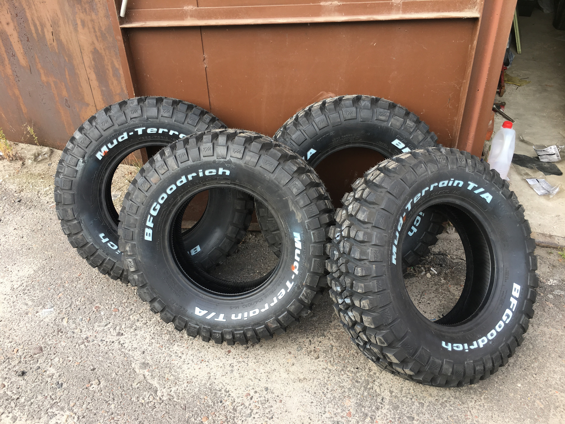 235 75 r15. Suzuki Jimny 235/75 r15. Гудрич 235/75 r15. BFGOODRICH MT 235/75r15. Шины гудрич 235 75 р 15.