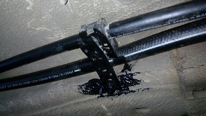 Первая точка крепления к днищу — Ford Galaxy (Mk III)