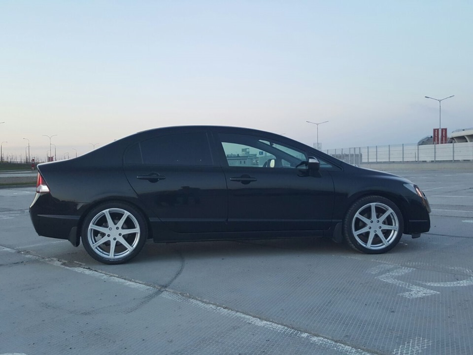 rota grid R18 9.5j et38 - Honda Civic 4D (8G), 1,8 л, 2011 года колёсные диски D