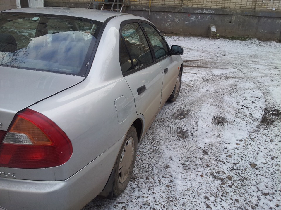 После постановки на сигнализацию не гасли габаритные огни. — Mitsubishi ...