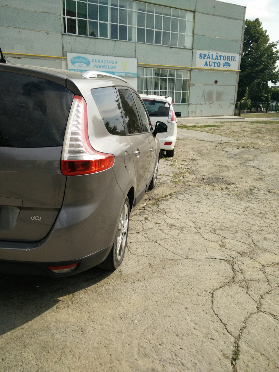 Grand Scenic vs Mazda 5 — Renault Grand Scenic III, 1,5 л, 2012 года |  покупка машины | DRIVE2