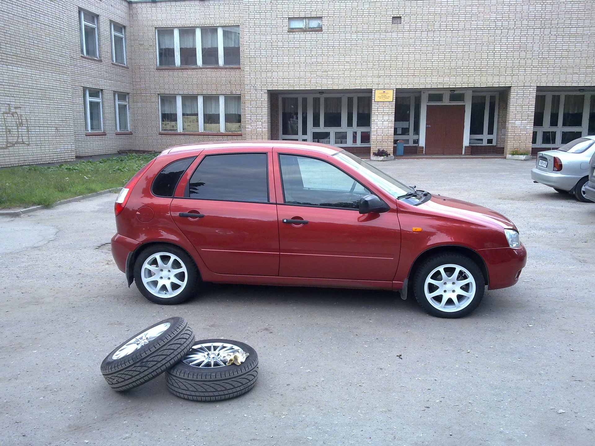 колеса калина спорт 1. лада калина первого поколения 2011 размер шины. лада калина 2 диаметр дисков. размер диска лада калина 2 колеса 14. какой радиус на калине.