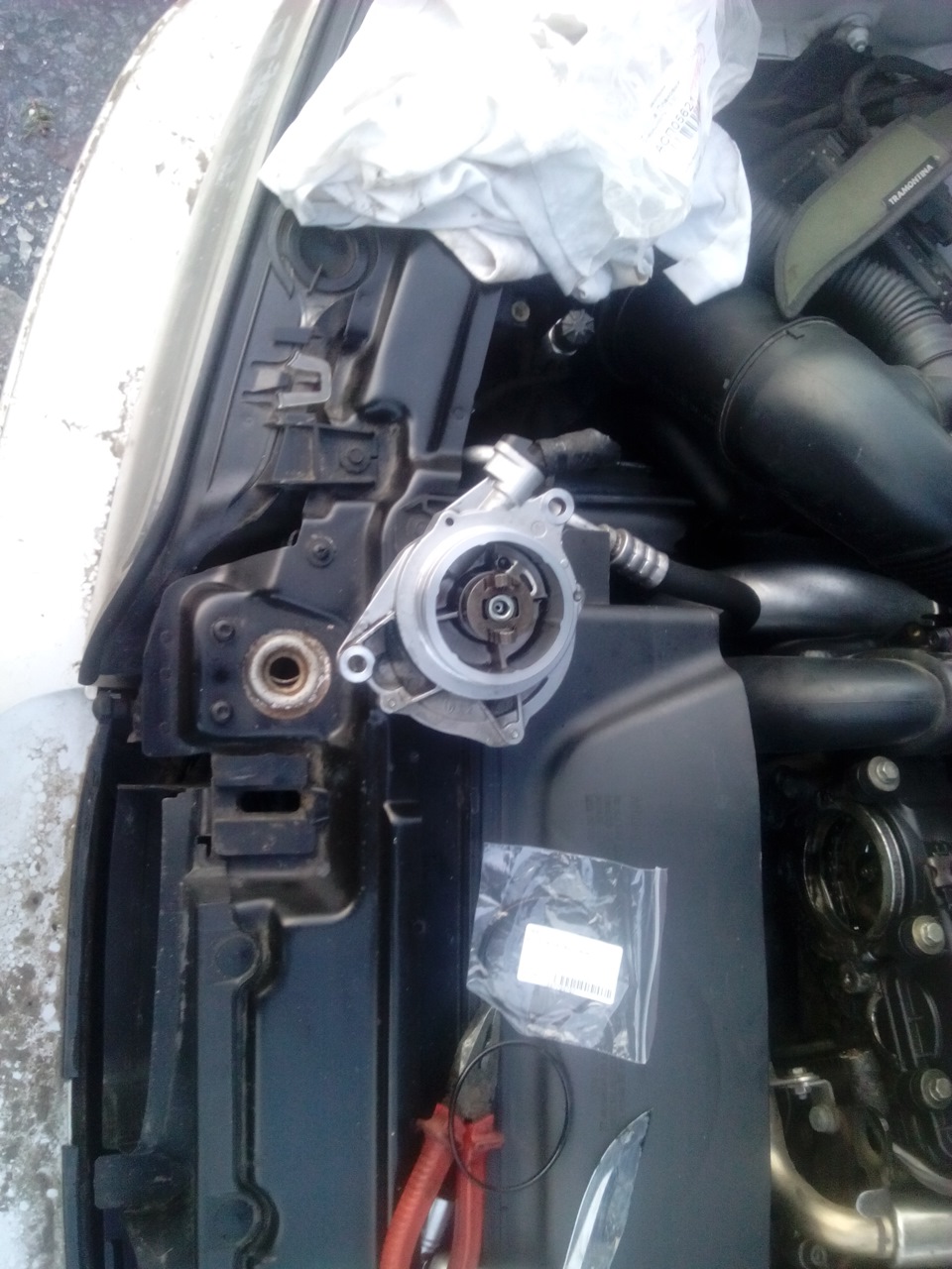 Замена Прокладки Вакуумного Насоса — BMW 5 series Touring (E39), 2,5 л ...
