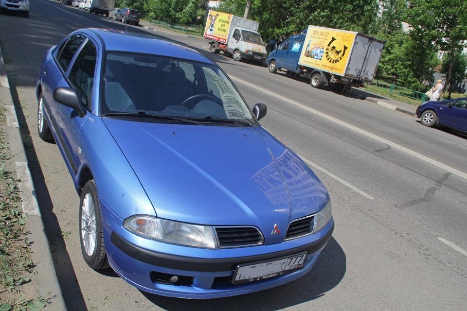 1999 carisma. Митсубиси Каризма 1999. Митсубиси Каризма 1999 1.6 механика. Мицубиси Каризма 1999 года. Митсубиси Каризма универсал.