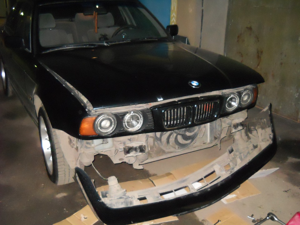 Е34 замена. БМВ е34 без бампера. BMW e34 без переднего бампера. БМВ е34 без переднего бампера. БМВ e34 без бампера.