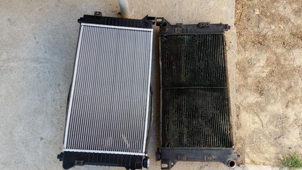 2000 chrysler voyager radiator