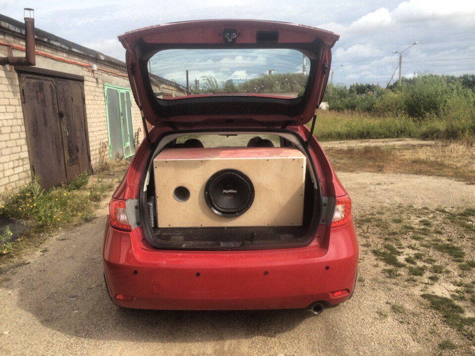 Автозвук субару. Автозвук Subaru Impreza. Subwoofer Subaru Impreza XV. Сабвуфер ESX Subaru Impreza GH.