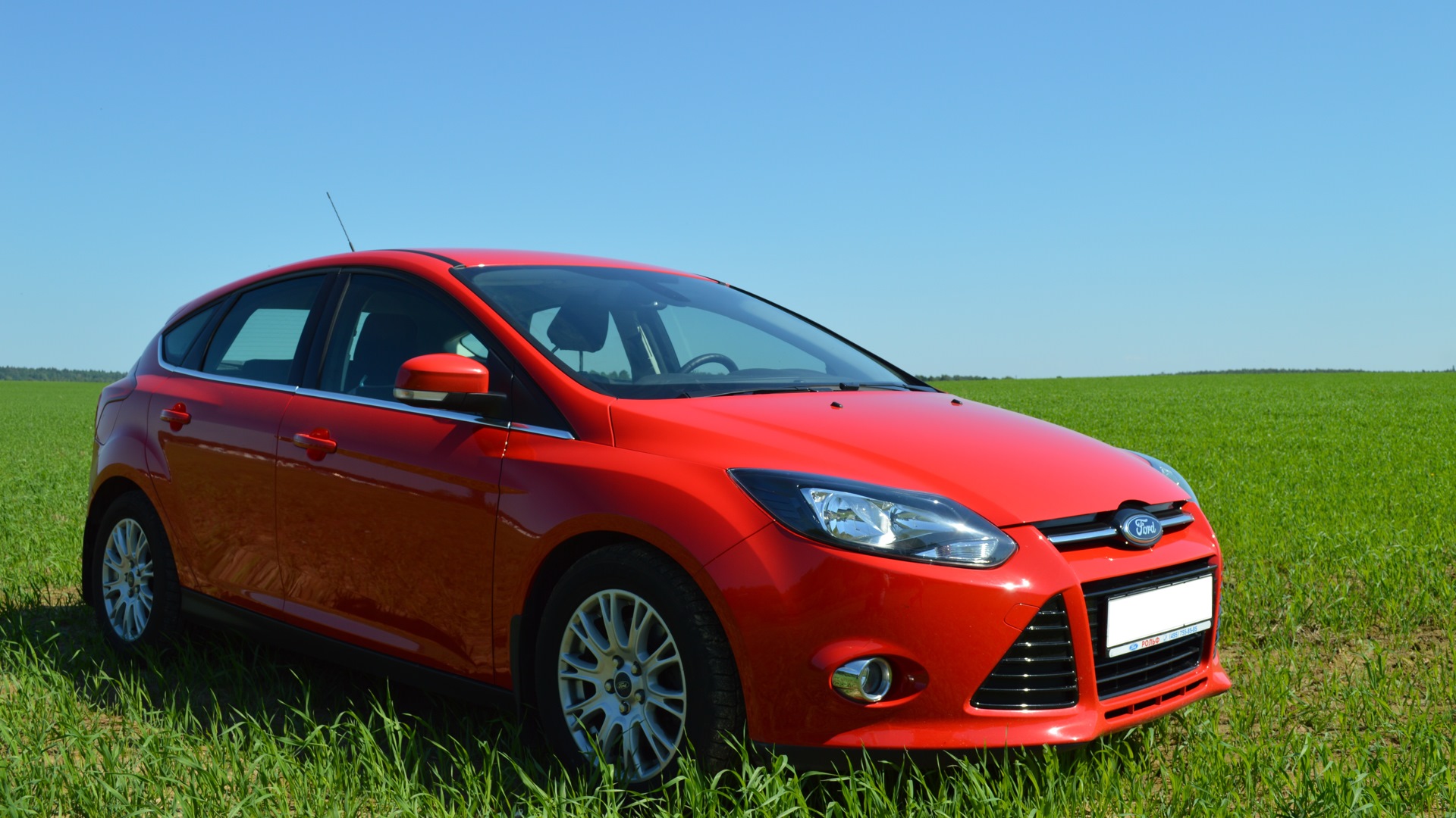 Форд фокус 2012 год хэтчбек. Ford Focus 3 красный. Форд фокус 2012 красный. Форд фокус 3 хэтчбек красный. Ford Focus 3 хэтчбек красный 2012.