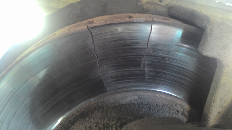 Замена тормозных дисков. — ГАЗ Валдай, 4,7 л, 2008 года | своими руками ...