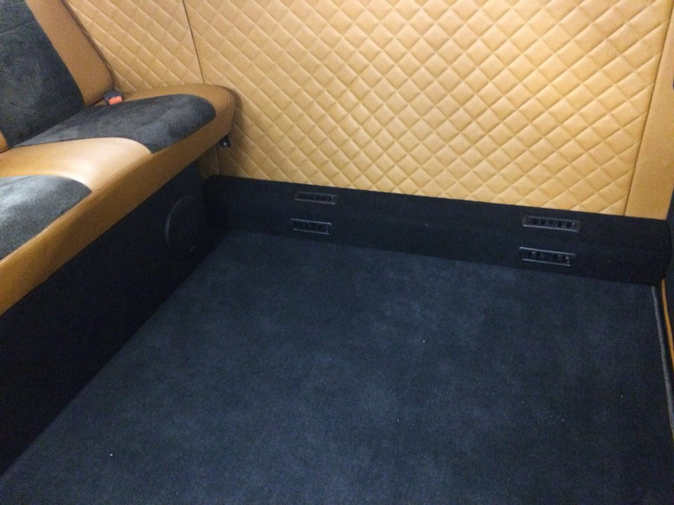 Фото в бортжурнале Volkswagen Caravelle (T3)