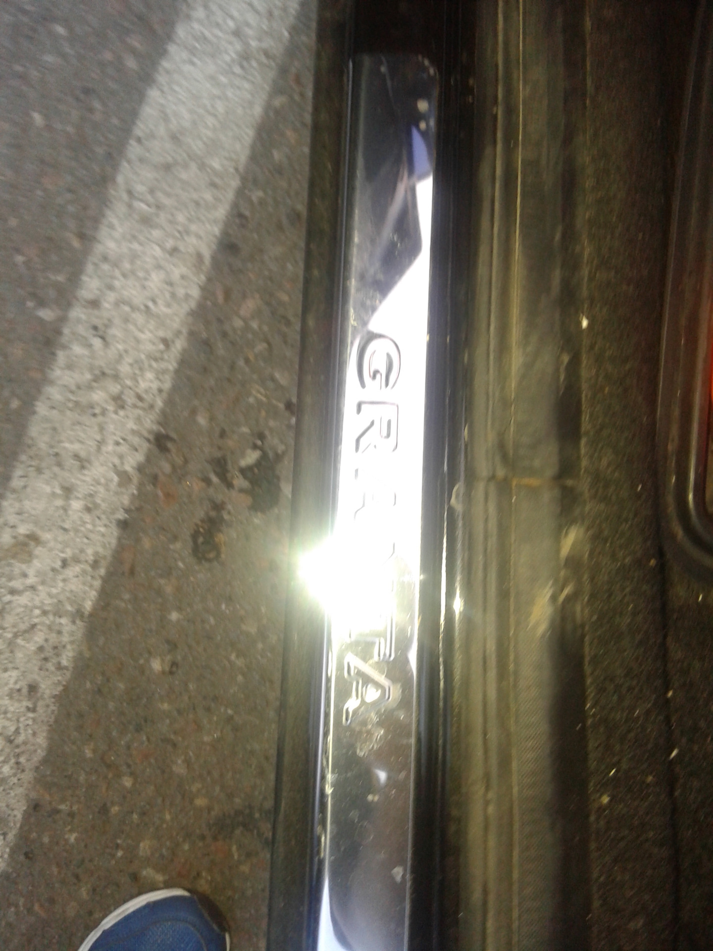 Накладки на пороги — Lada Гранта лифтбек, 1,6 л, 2015 года | стайлинг ...