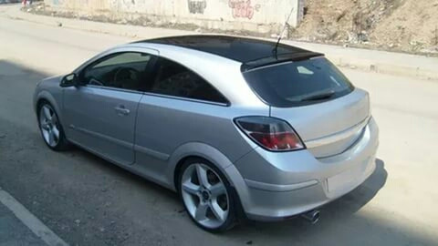 opel astra h с панорамной крышей