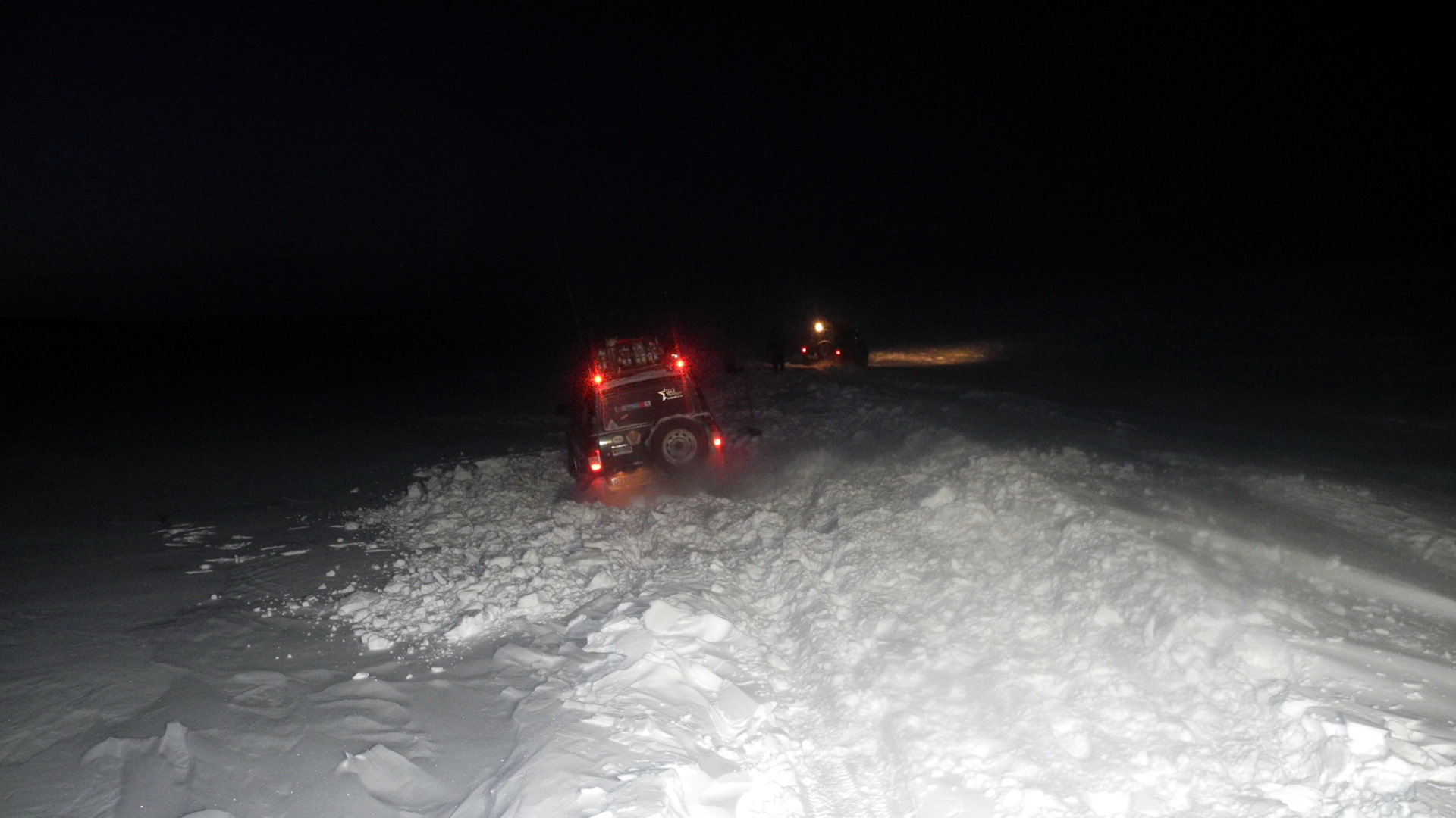 Полярный 2017. Кладбище фур на зимнике. Полярный 2017. Полярный 2017. Зимник антипаюта тазовский.