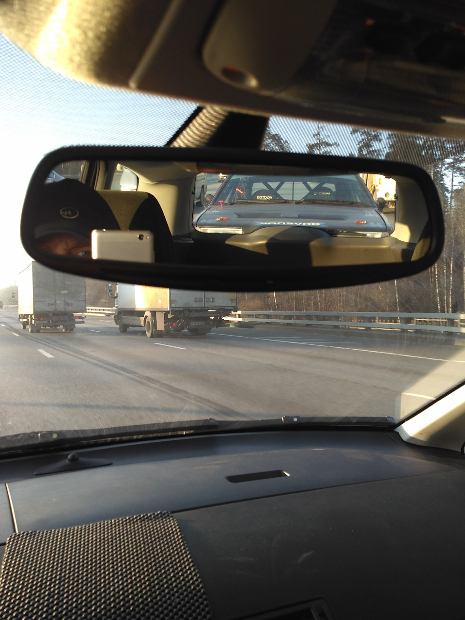 кто это там на хвосте? — Lada 21083