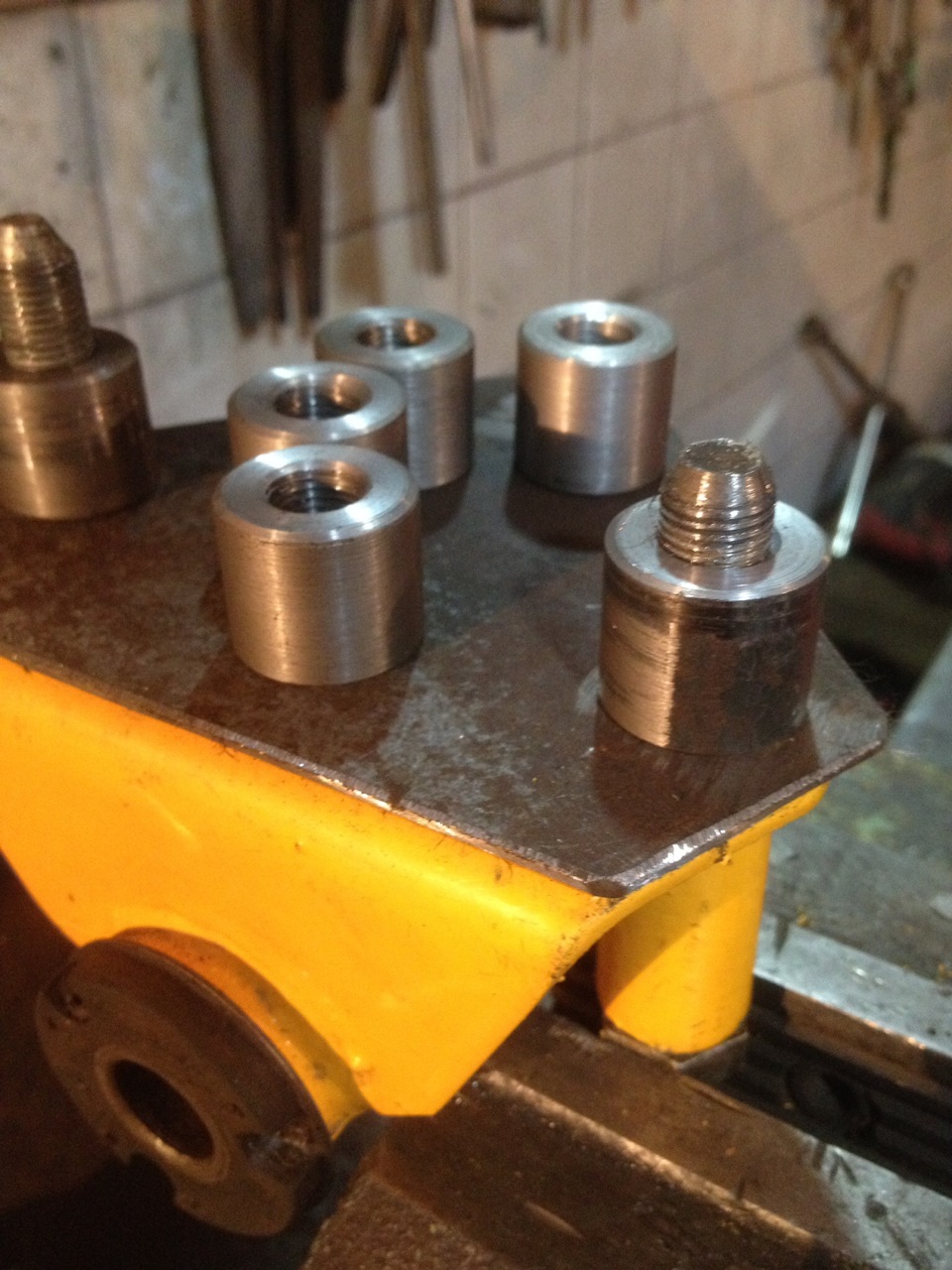 Замена крабов и площадок под них ( болты м 12) — Lada 2108, 1,5 л, 1987 ...