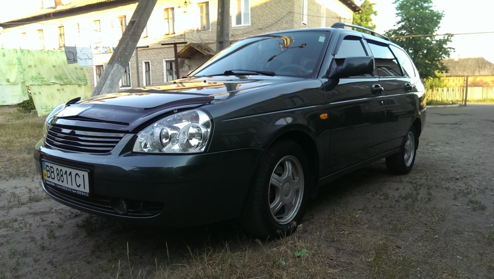 Мухобойка — Lada Приора универсал, 1,6 л, 2011 года | стайлинг | DRIVE2
