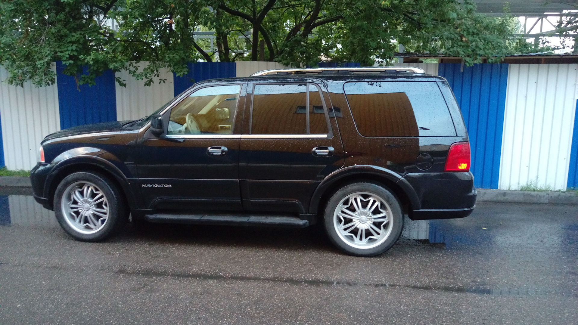 Lincoln Navigator 2