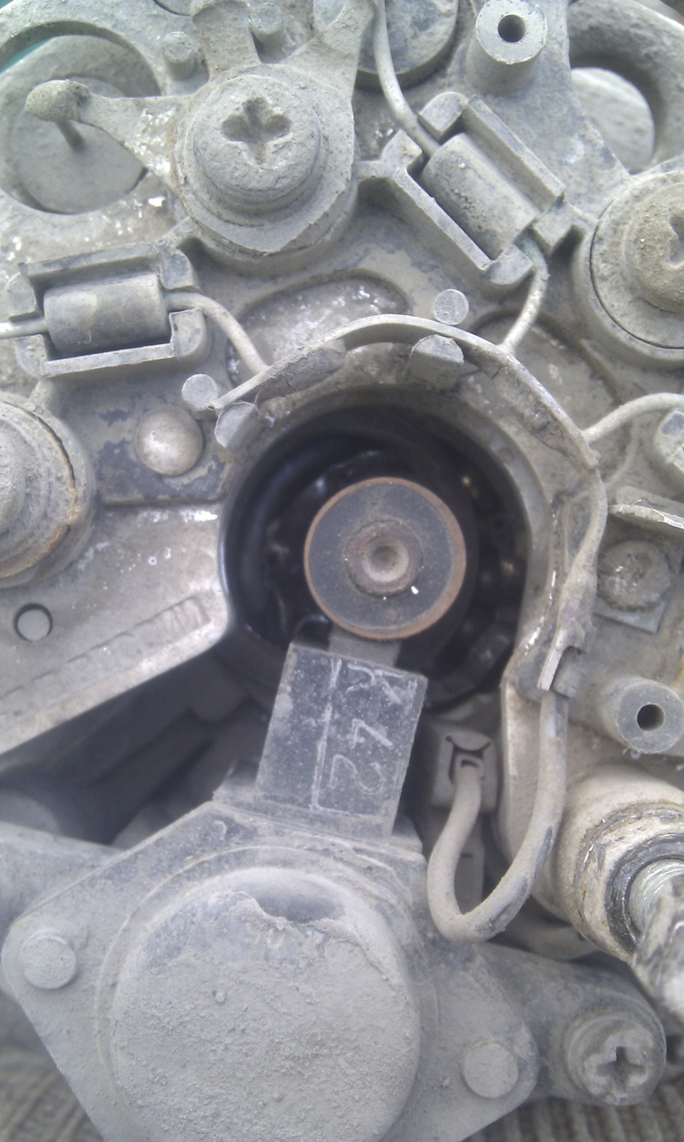 треск под капотом — Lada 2113, 1,6 л, 2004 года | поломка | DRIVE2