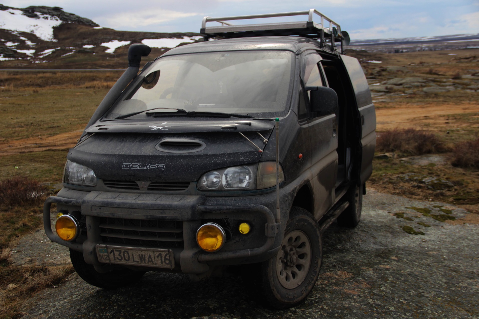 M delica. Mitsubishi Delica 2017. Mitsubishi Delica Space Gear. Мицубиси Делика 2017. Mitsubishi Delica 4x4.